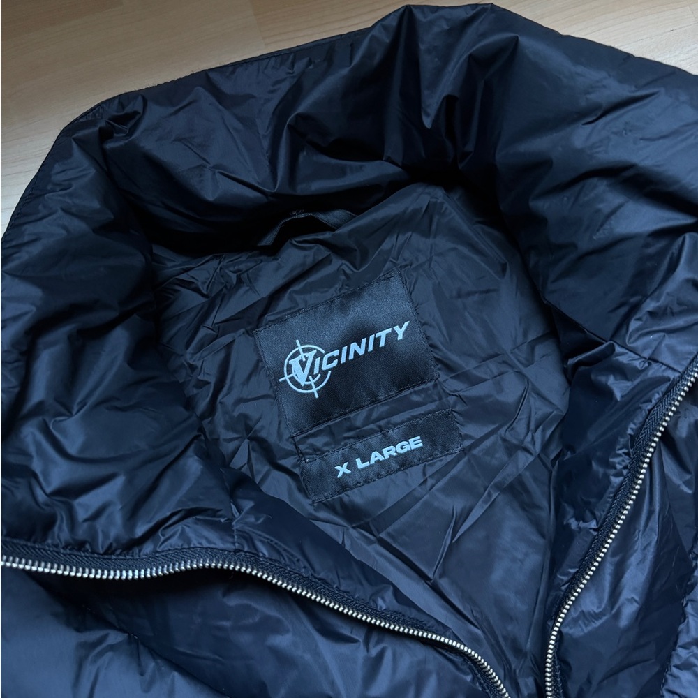 Vicinity Black Puffer Vest - Picture 2 of 3